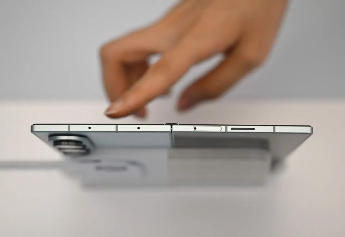 Os 11 principais "chatbots" de IA repetiram, em junho, afirmações falsas 28,49% das vezes