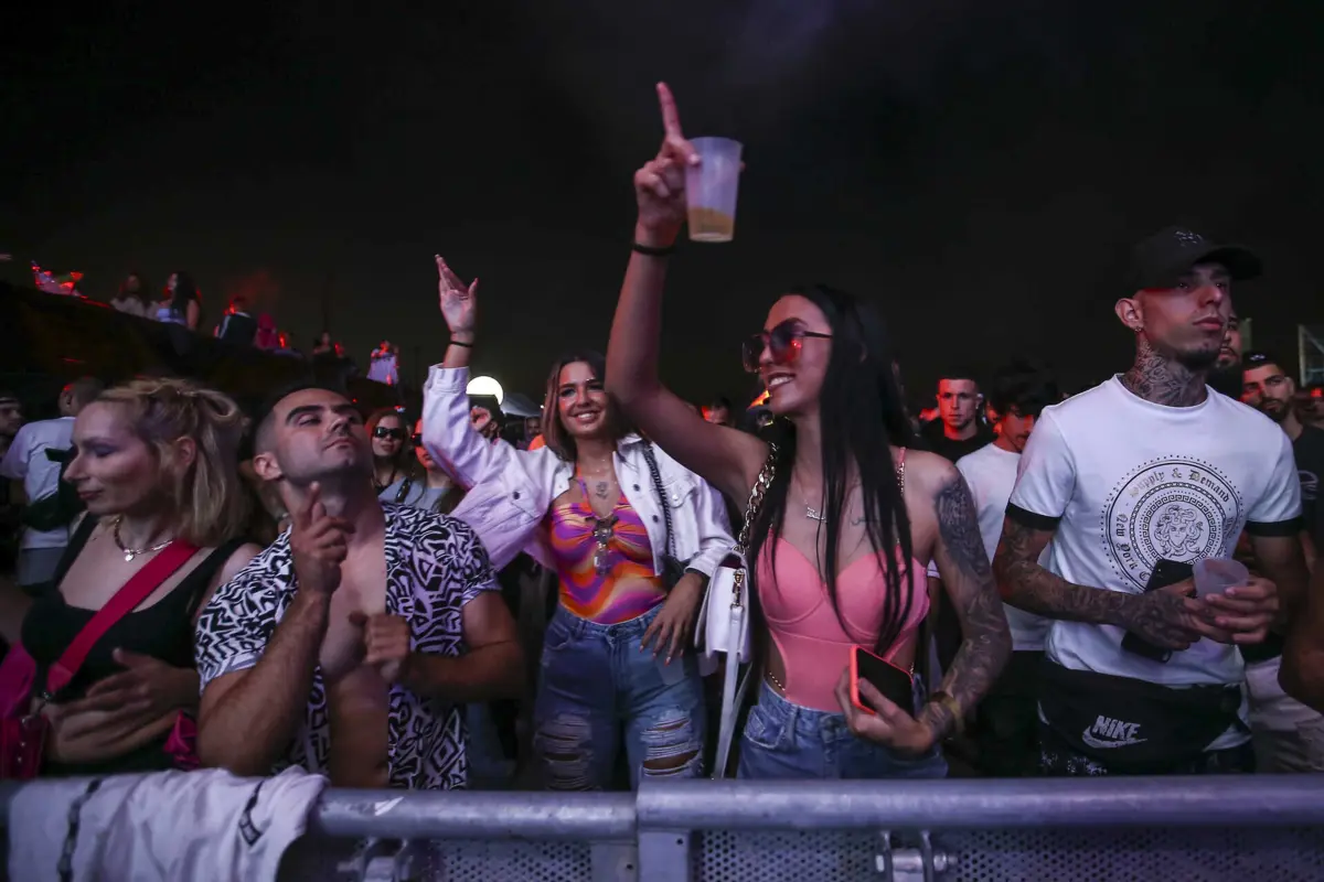 Festival junta amantes da música eletrónica de dança