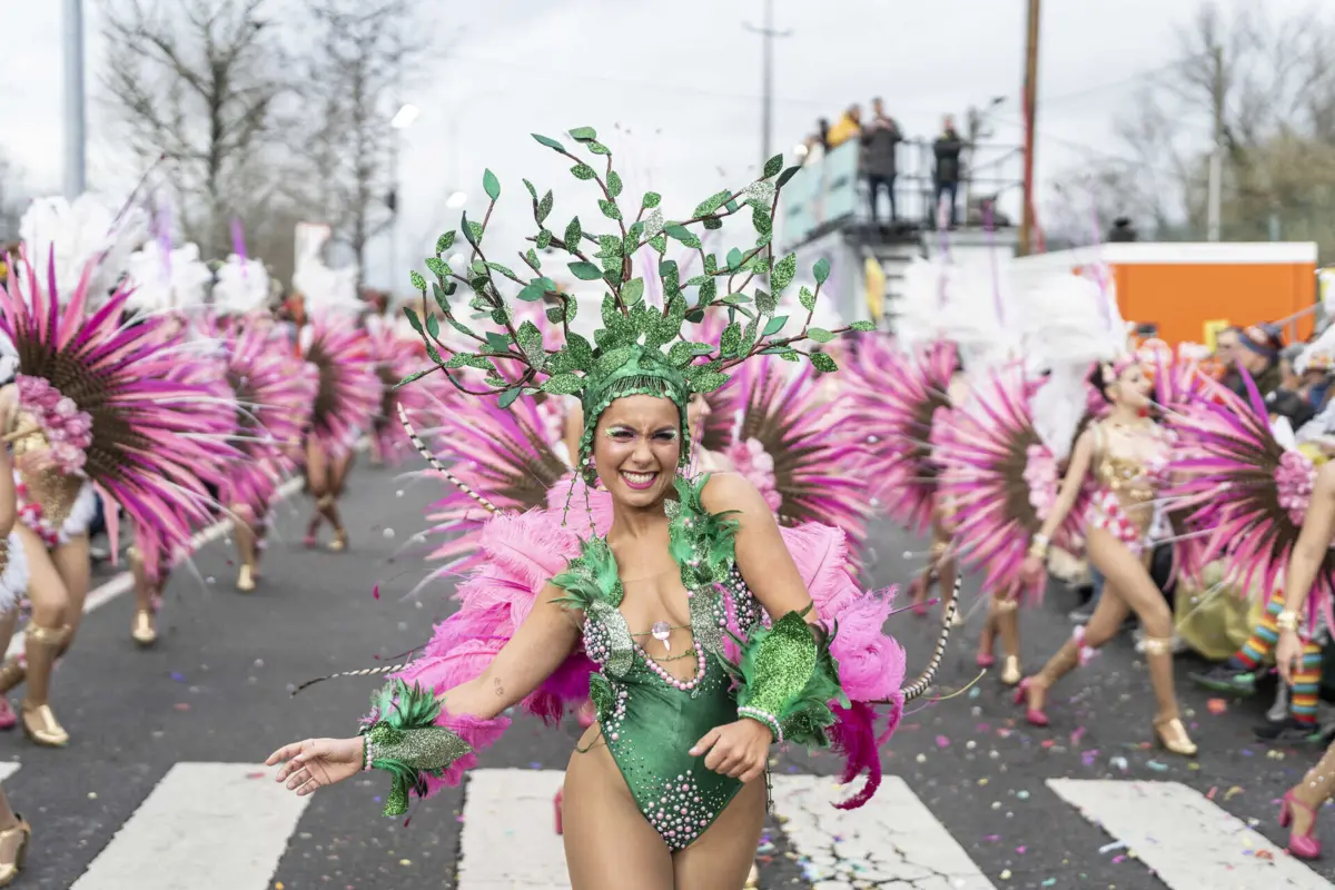 Previsão de chuva e frio no Carnaval