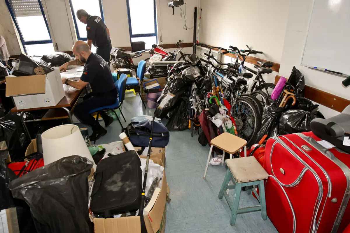 Entre os bens guardados encontram-se alguns que pertencem a processos com mais de 20 ou 30 anos