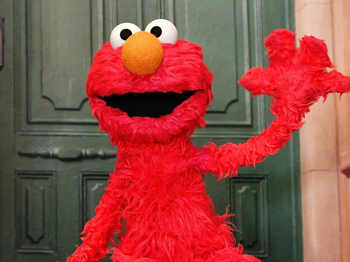 Elmo é uma personagem do programa infantil "Rua Sésamo"