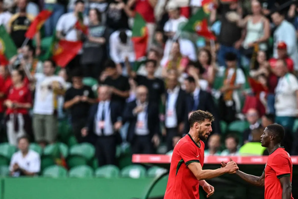 Portugal venceu a Finlândia por 4-2