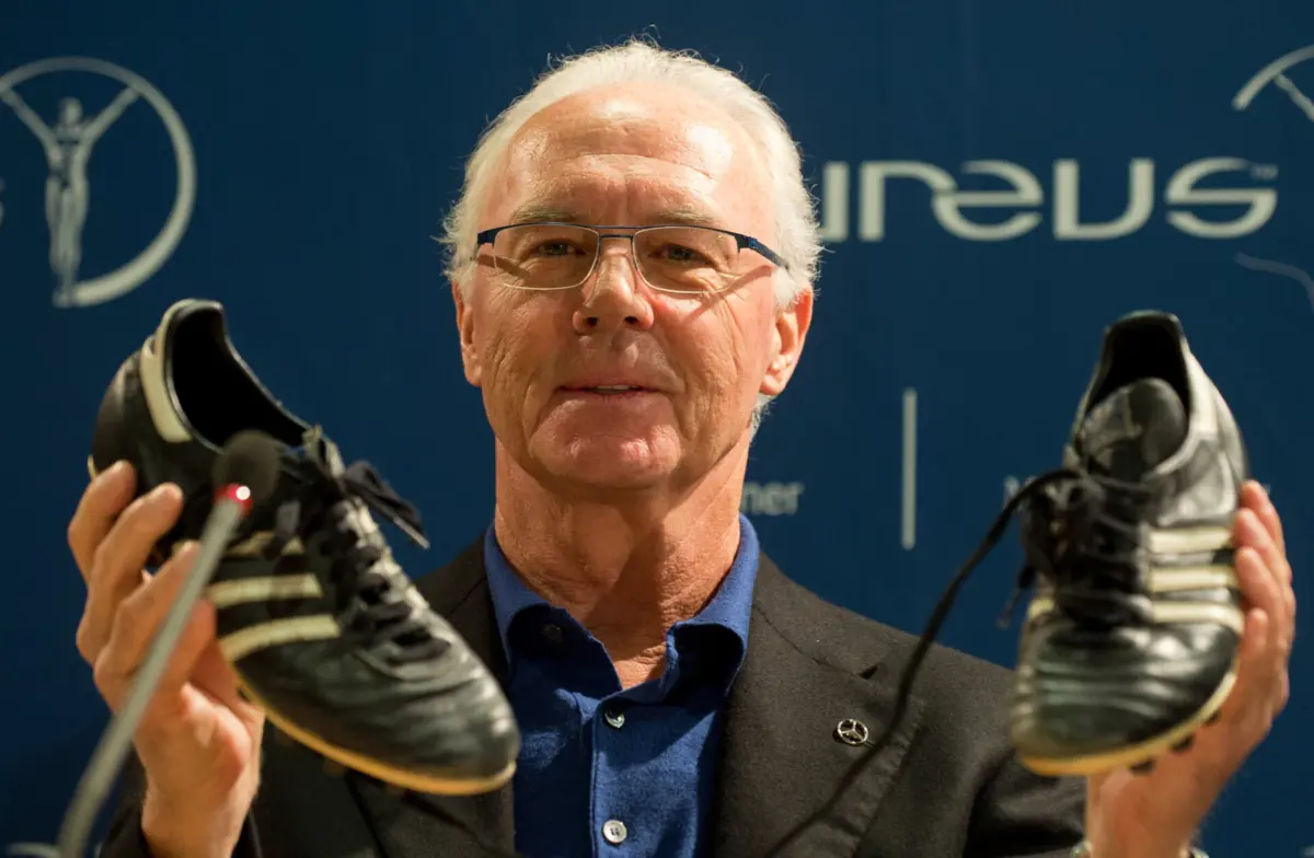 Franz Beckenbauer foi um dos três ilustres a vencer o Campeonato do Mundo como jogador e treinador