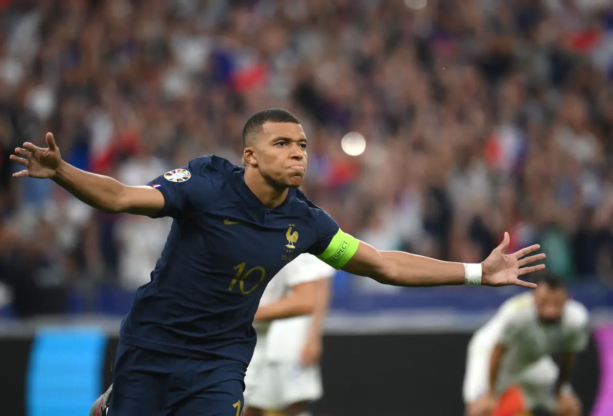 Luis Enrique pede entendimento entre PSG e Mbappé