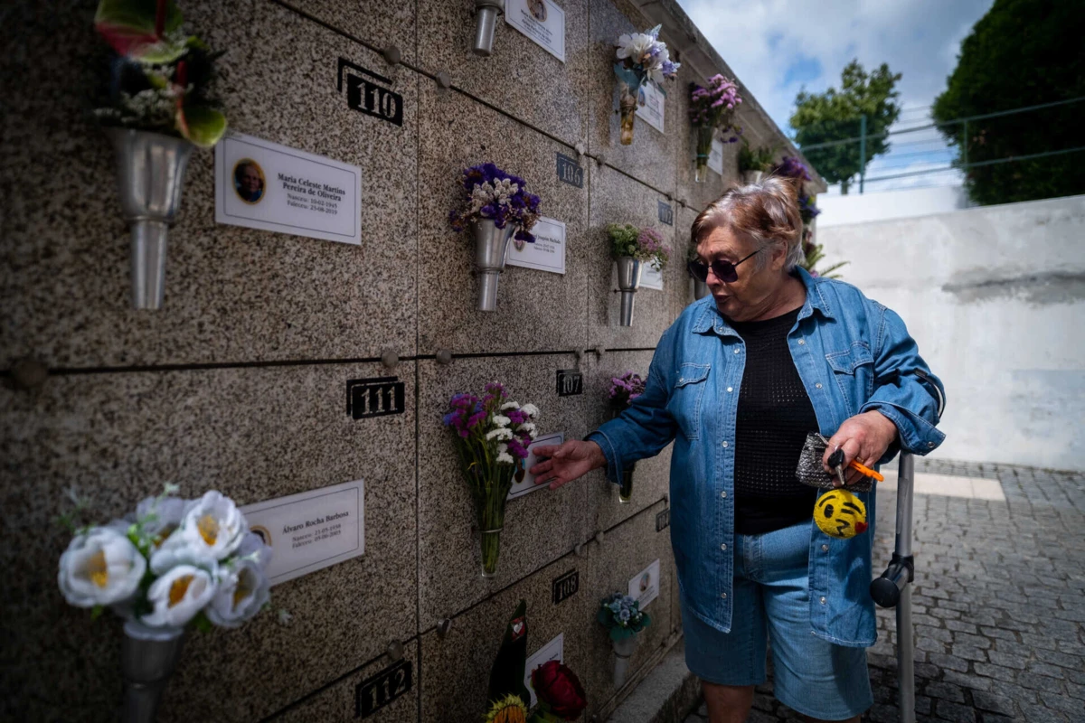 Depois do marido ter sido cremado, também Otília acha que é a melhor opção
