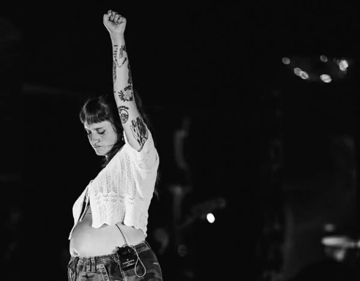 Esta imagem de Carolina Deslandes fez os fãs especularem sobre a alegada gravidez