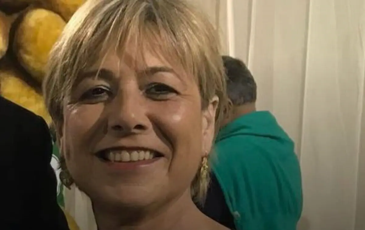 Orlanda Rodrigues foi educadora de infância, funcionária da Câmara Municipal de Loures de 1994 a 2024, tendo exercido funções de secretária no gabinete de apoio à Presidência