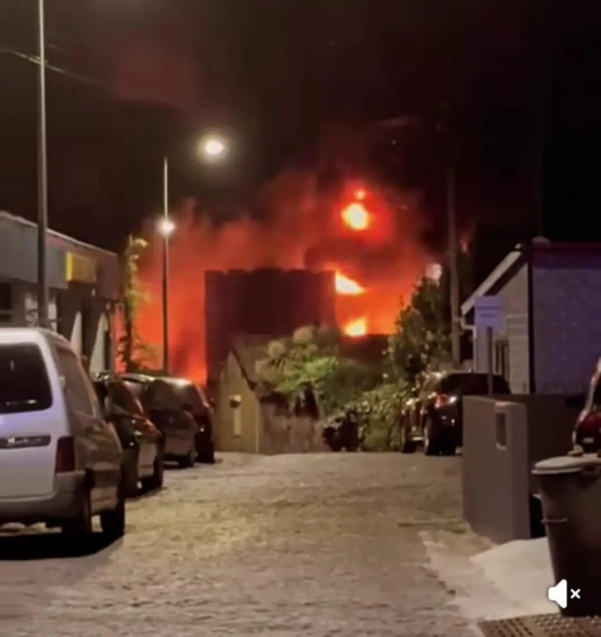 O alerta foi dado pouco antes das 00.30 horas