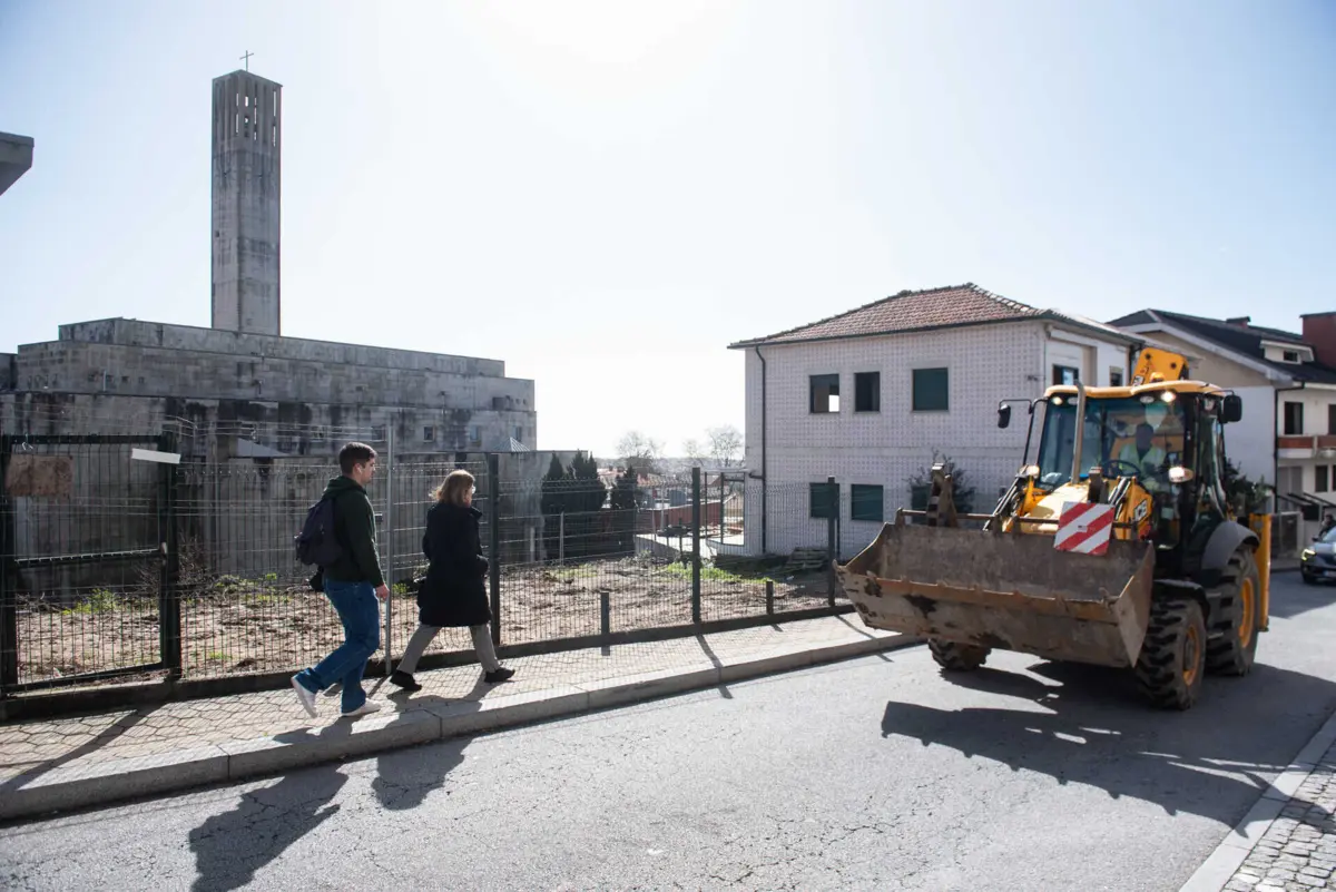 Começou a empreitada da Linha Rubi, em Gaia
