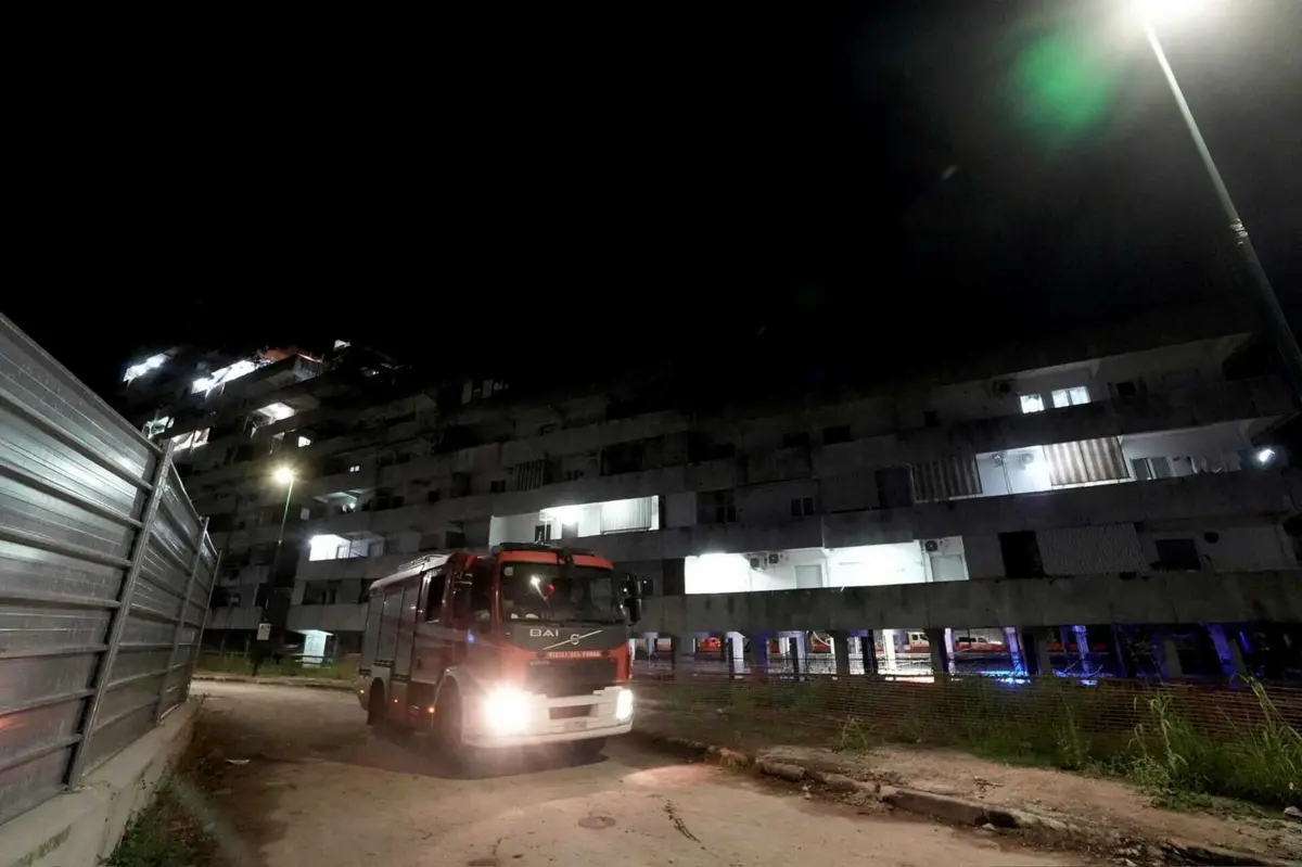 Imagem de contexto do artigo Dois mortos e 13 feridos em queda de varanda em Nápoles