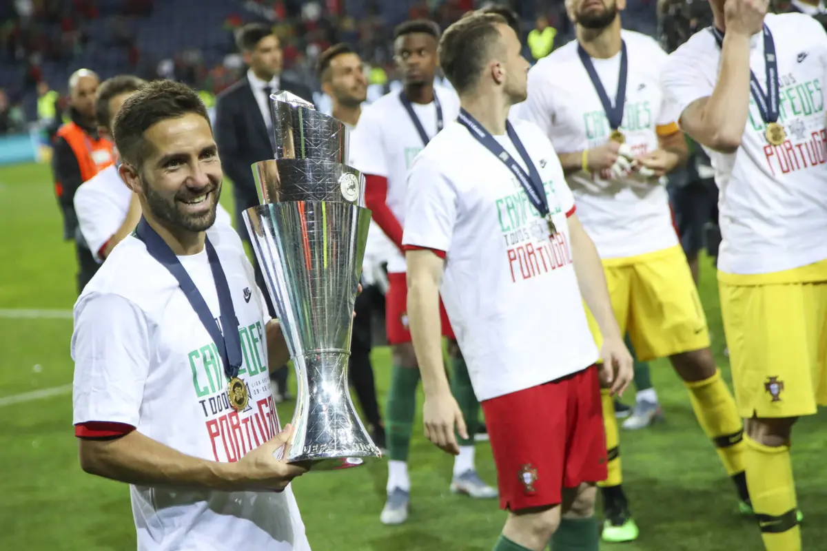 João Moutinho a celebrar a conquista da Liga das Nações.