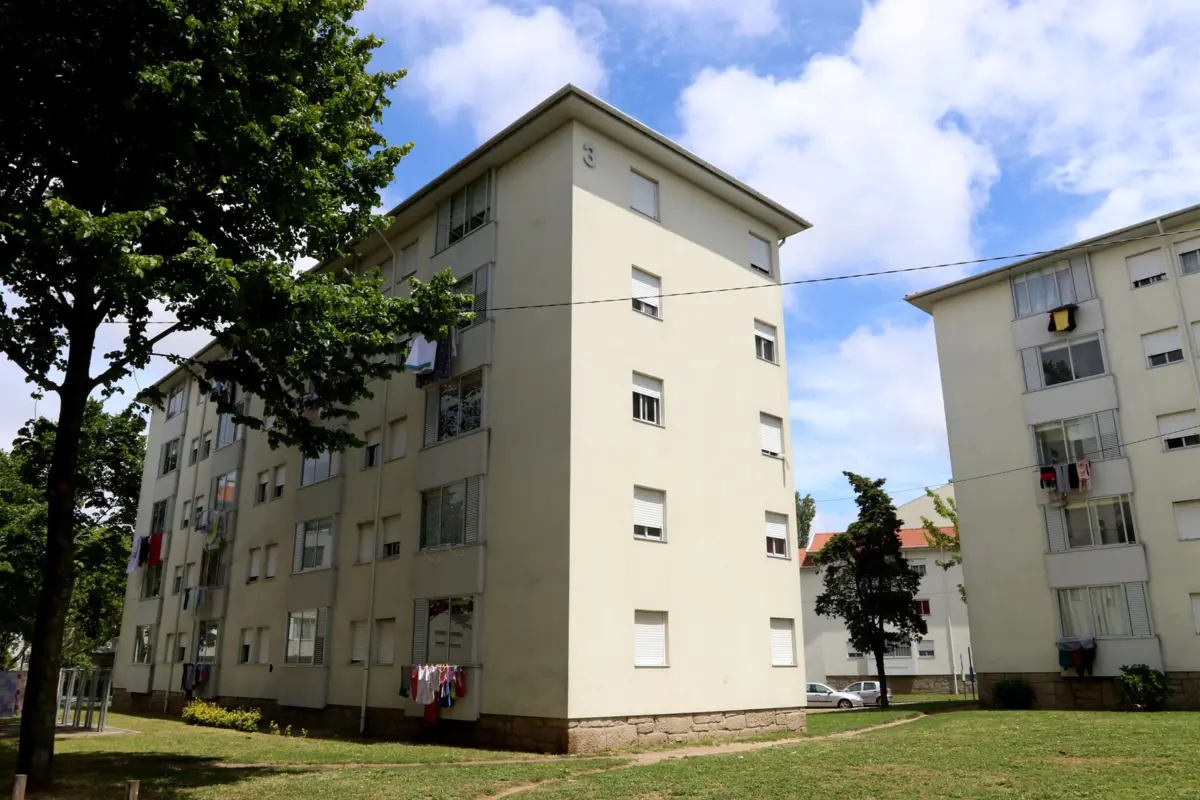 Polícias verificaram movimentação suspeita a ocorrer no Bairro Fonte da Moura