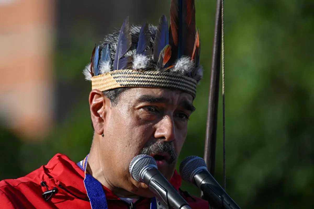 Nicolás Maduro num evento em Caracas no Dia da Resistência Indígena