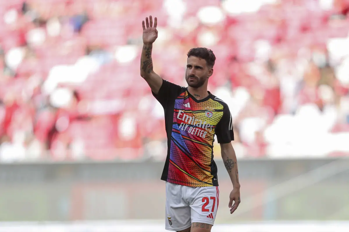 Rafa bisou na despedida da Luz