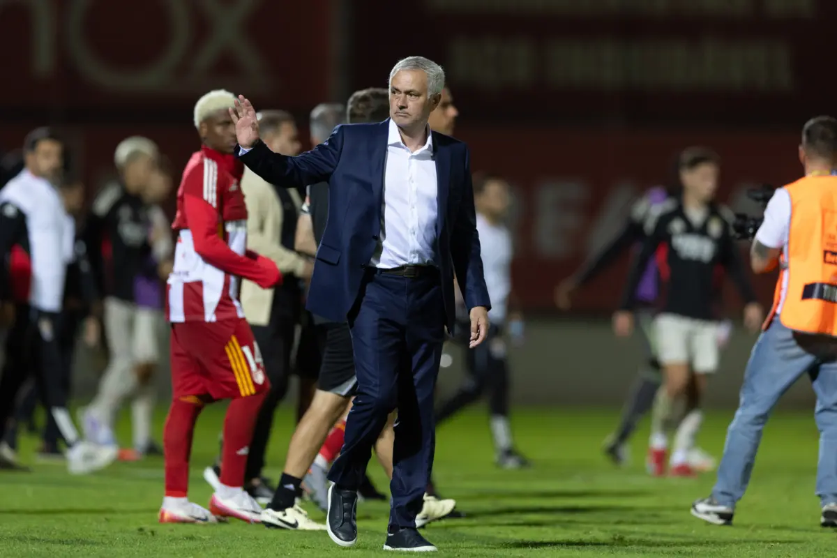 Mourinho entrou com o pé direito ao vencer o AVS (3-0)
