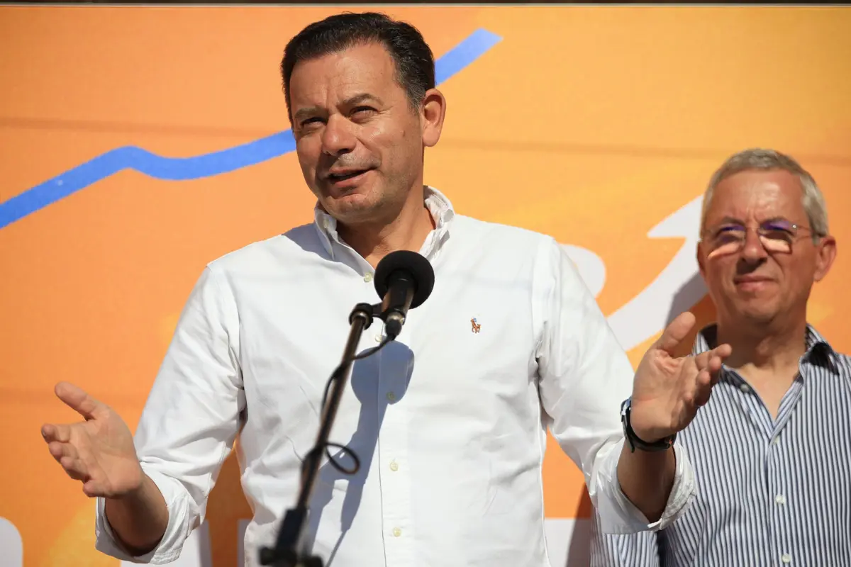 O primeiro-ministro disse que são necessários mais jovens portugueses em Portugal mas também "mais gente" no mercado de trabalho e na economia