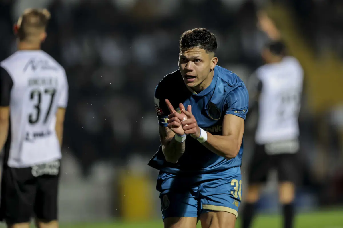 Evanilson festeja o primeiro golo do F. C. Porto