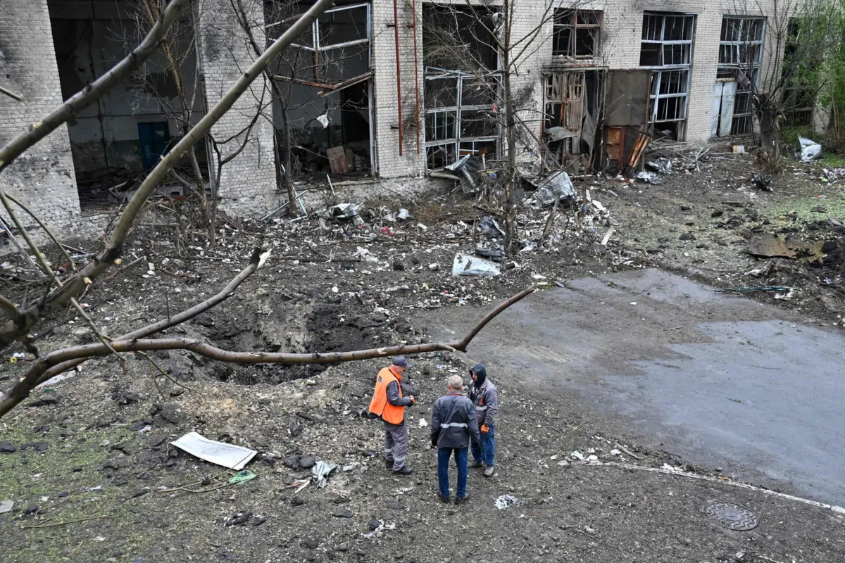 Um dos edifícios danificados era a sede local da estrutura do Estado ucraniano