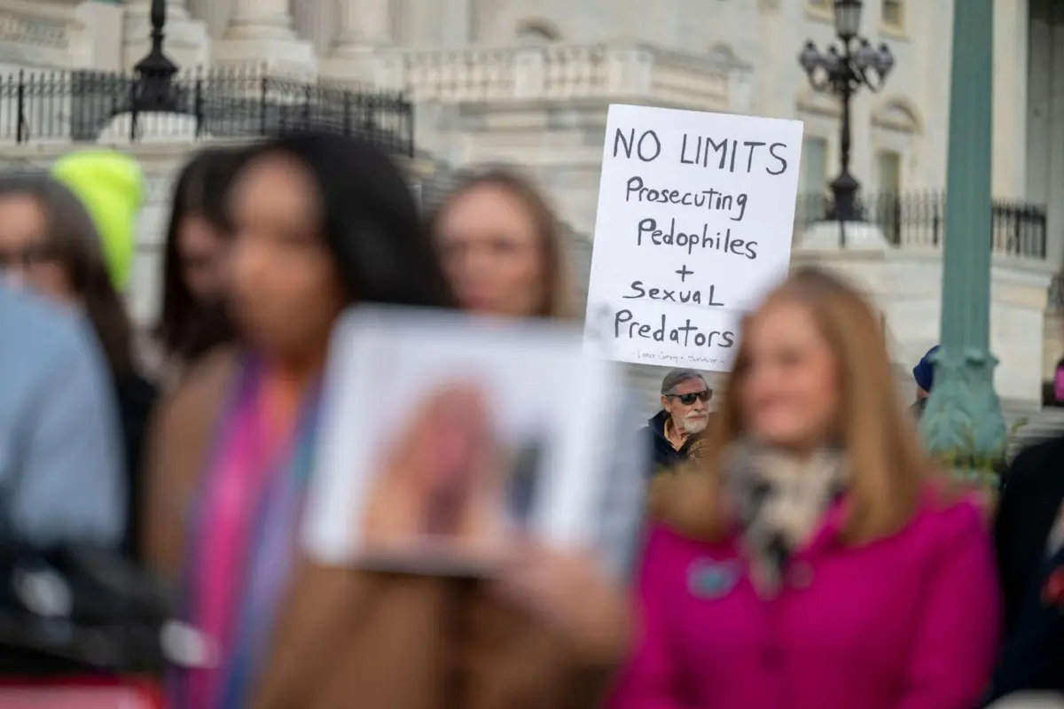 Estas decisões de tornar públicos depoimentos recolhidos por um grande júri assentam na recente aprovação de uma lei destinada a garantir uma maior transparência neste caso