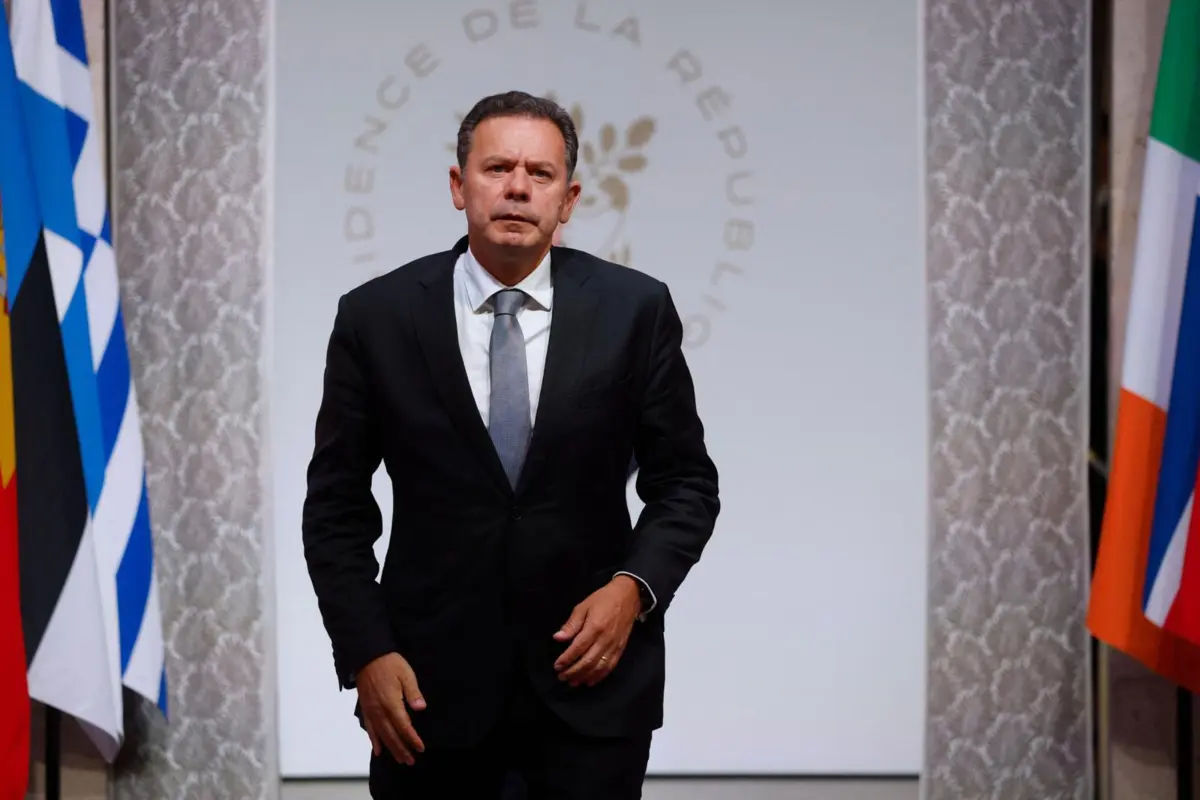 Luís Montenegro na chegada ao Palácio do Eliseu