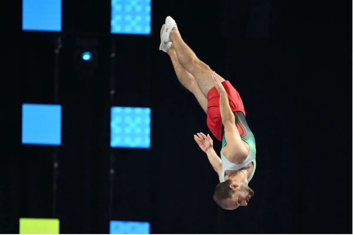 A seleção conquistou o segundo lugar no concurso completo dos Mundiais de trampolins