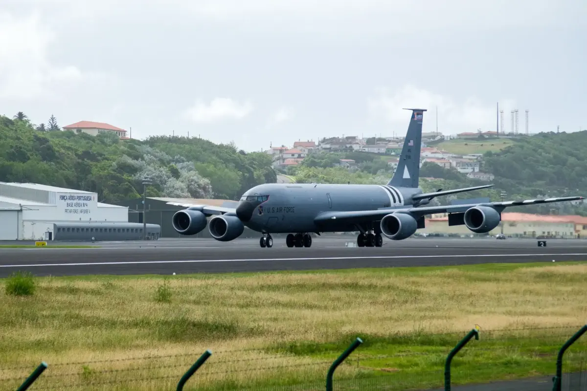 Três aeronaves norte-americanas fizeram uma escala na base açoriana das Lajes