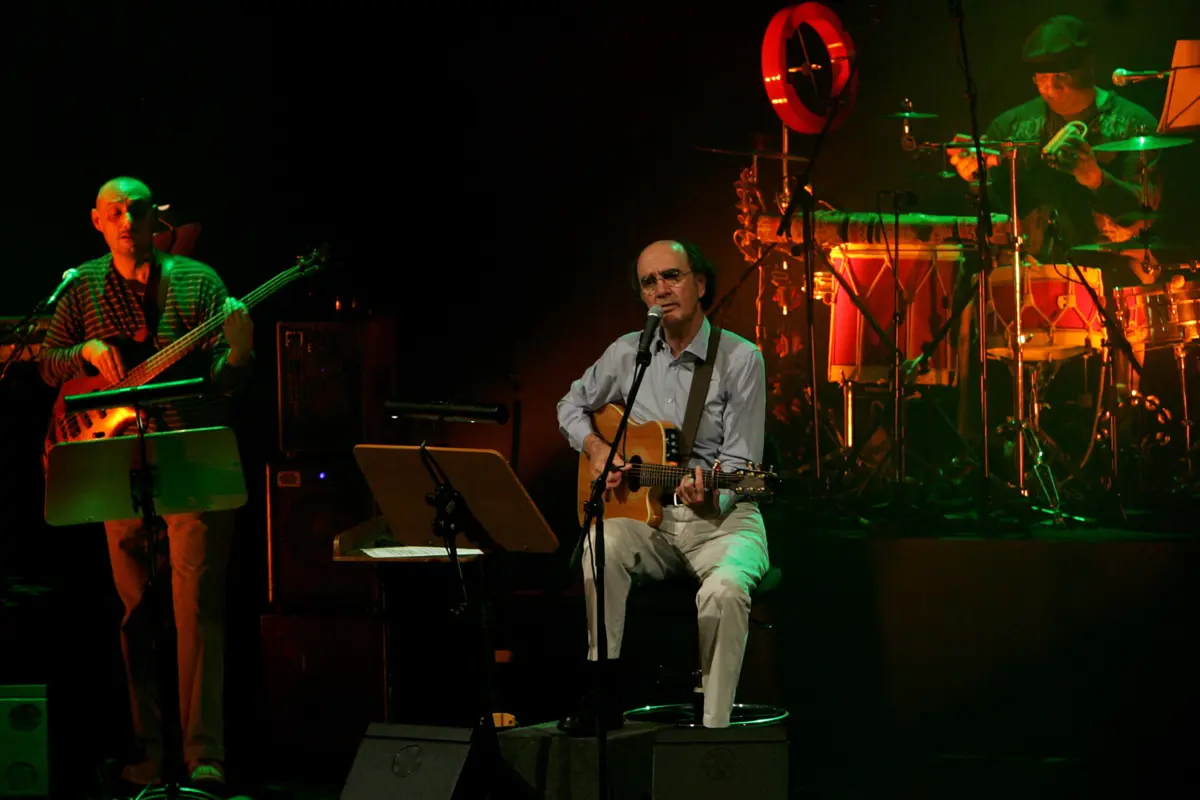 Fausto Bordalo Dias compôs e gravou 11 discos ao longo de uma carreira iniciada ainda na década de 1960