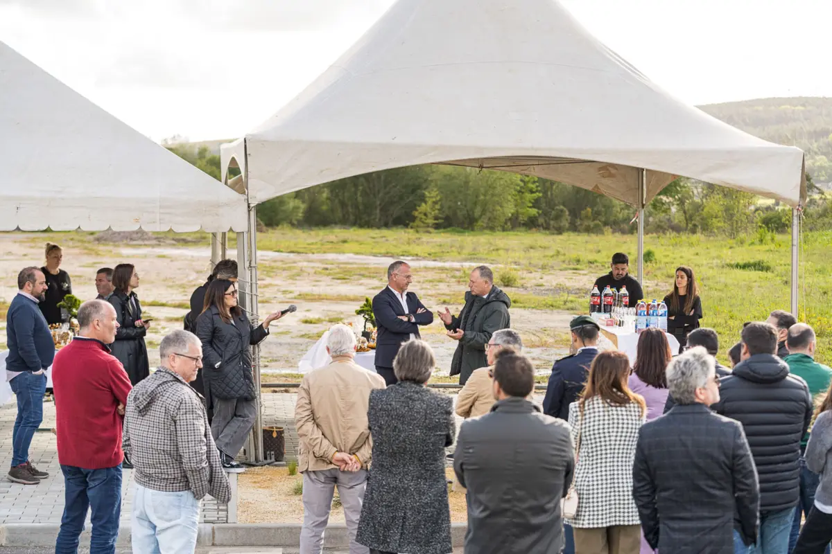 A área empresarial de Sapardos poderá ser ampliada porque “ainda tem margem de progressão ao seu redor para terrenos baldios”