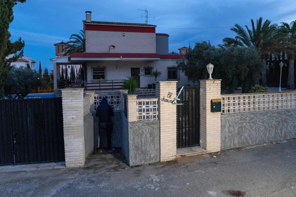 Rixa terá começado quando vítimas tentar retirar os agressores de uma casa que estavam a ocupar