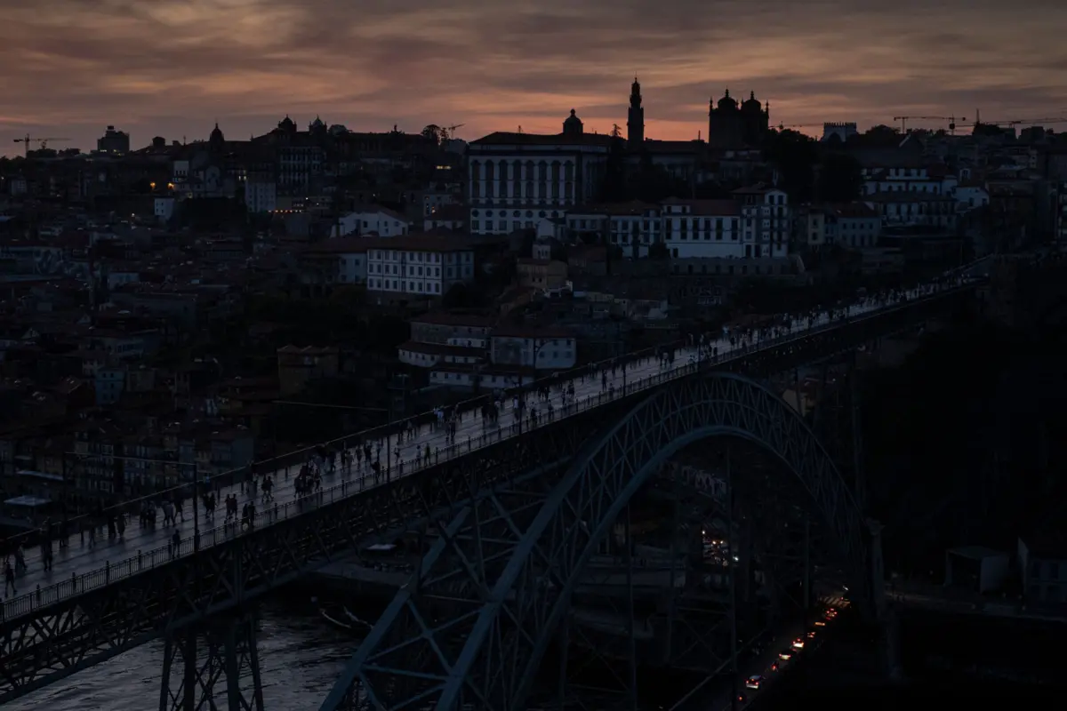 Apagão deixou país às escuras cerca de 12 horas