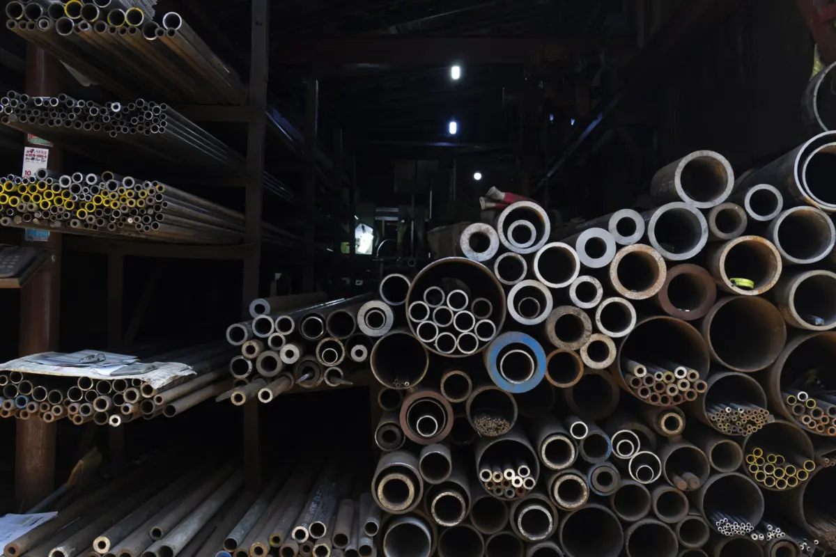 Taxas anunciadas por Washington entram em vigor em 12 de março para todas as exportações de alumínio e aço