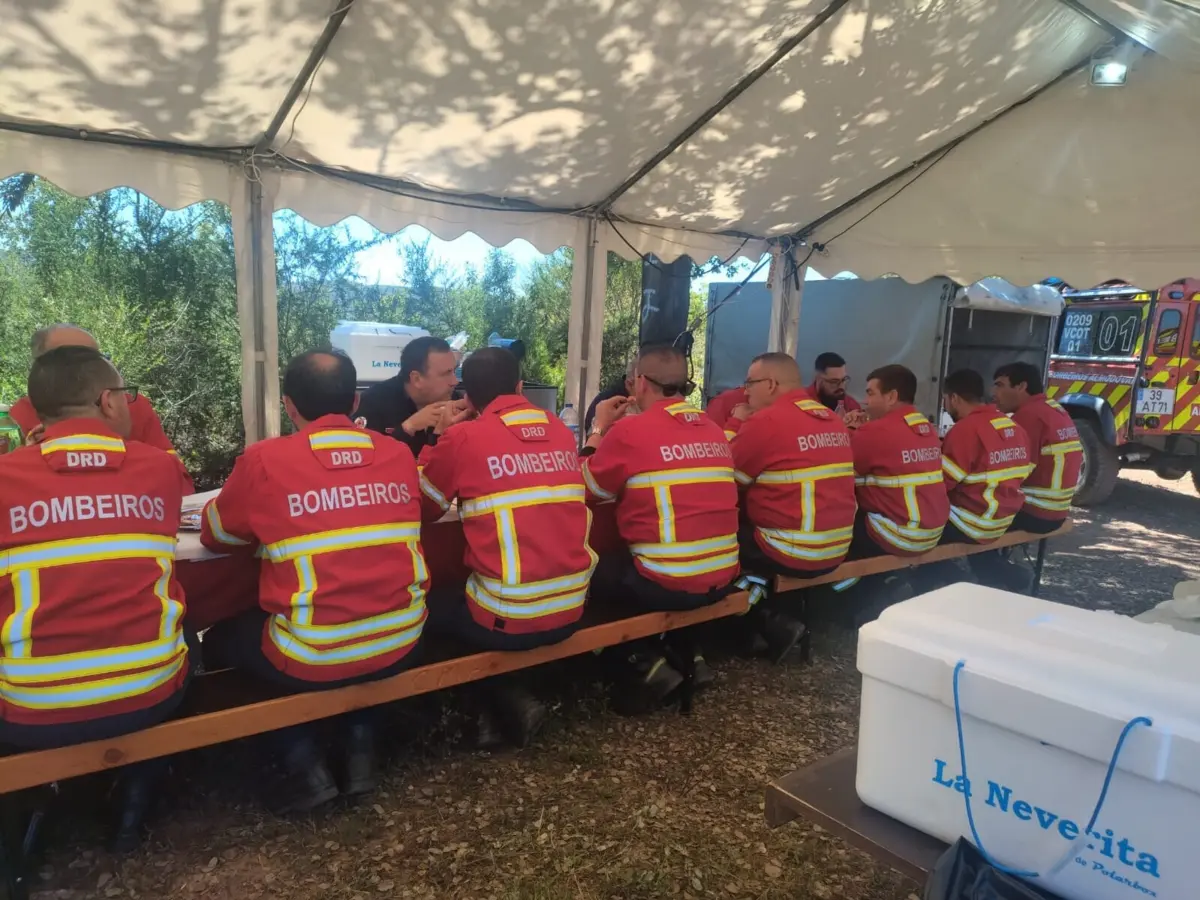 Bombeiros de Ourique comeram no restaurante ou foram buscar refeições ao estabelecimento de Filipe António.