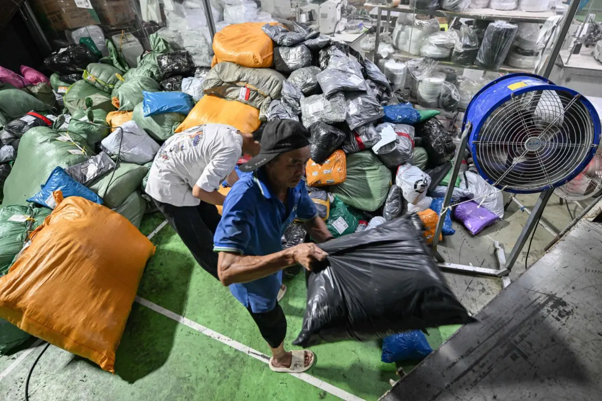 União Europeia quer combater afluxo de produtos de baixo custo da China, vendidos em plataformas como Shein, Temu ou AliExpress