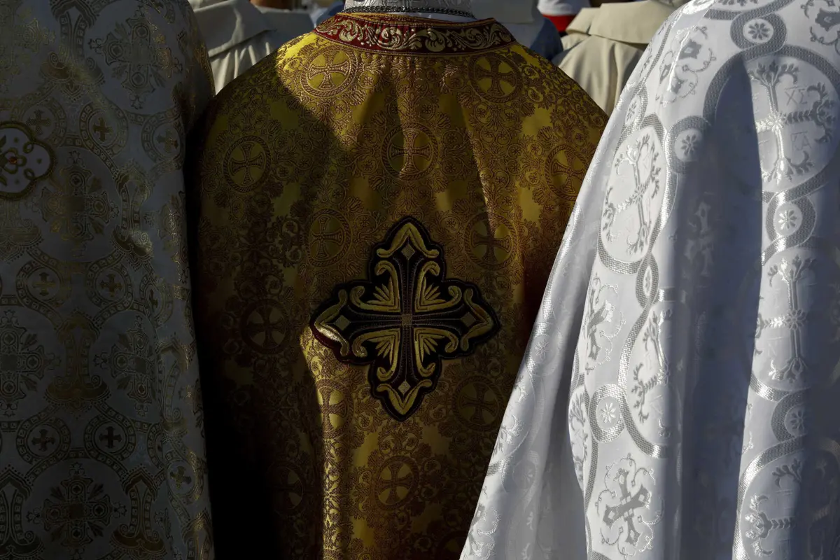 Padre italiano foi condenado a 21 anos e meio de prisão