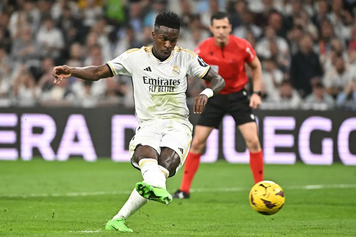 Vinícius Júnior assinou os dois golos do Real Madrid no empate com o Bayern Munique