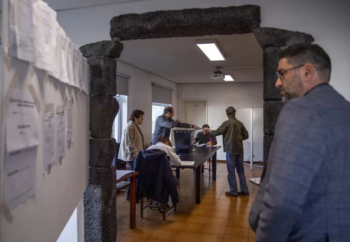 Votação na junta de freguesia de Fajã de Baixo, em Vila Franca, Açores