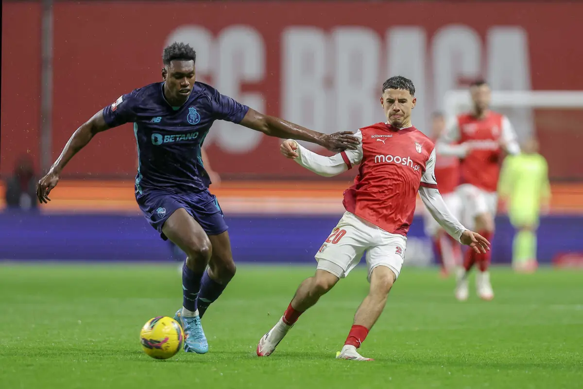 Samu Aghehowa tem mais um interessado na Premier League