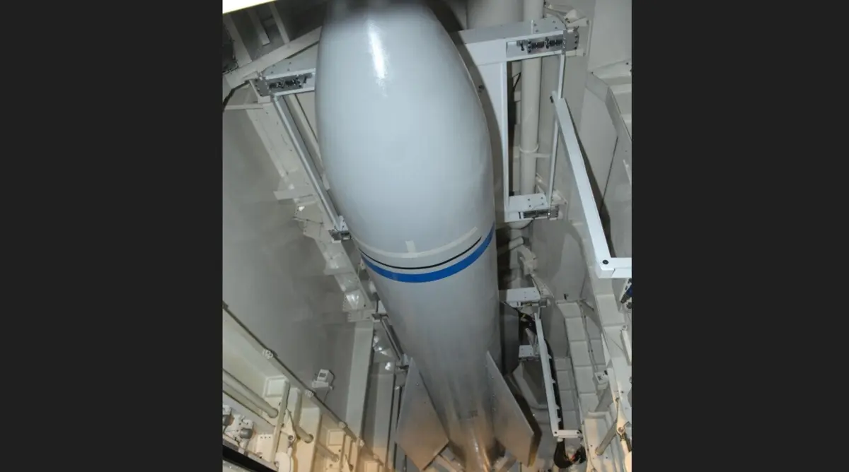 A GBU-57 pesa 13.600 kg