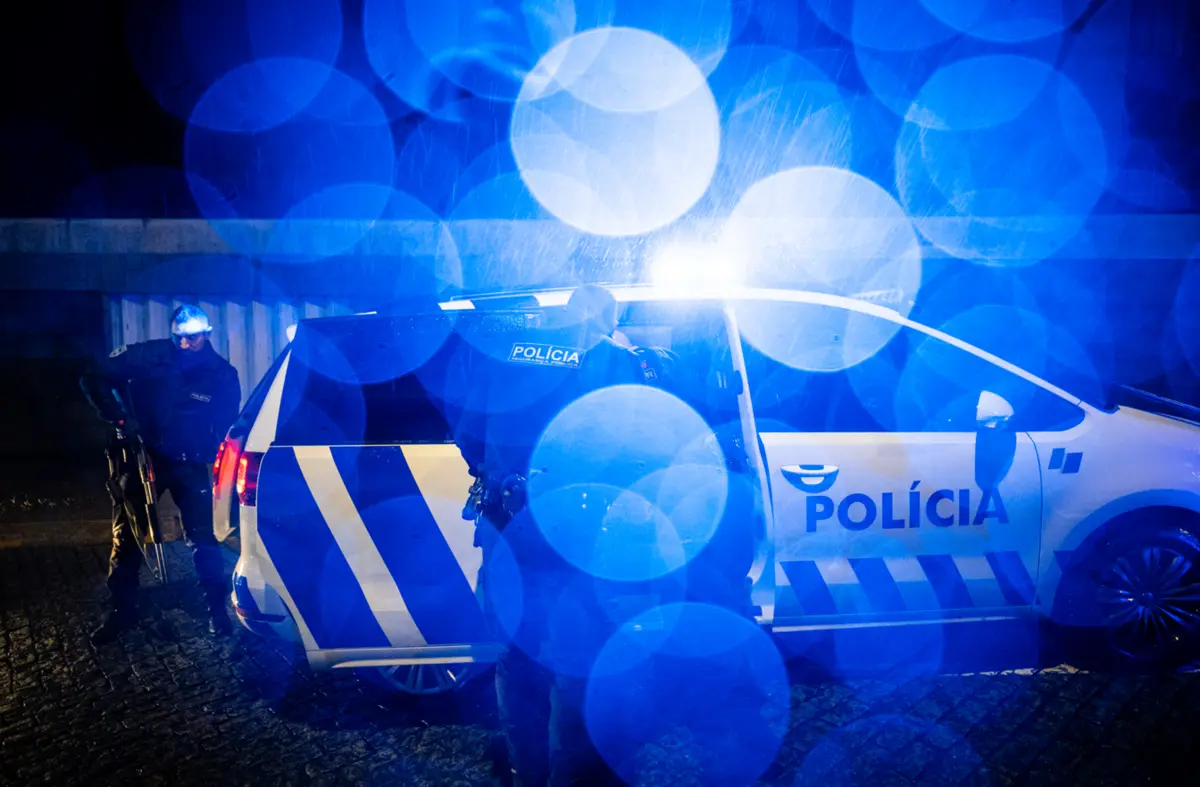 Aos detidos foram também apreendidos 138 euros