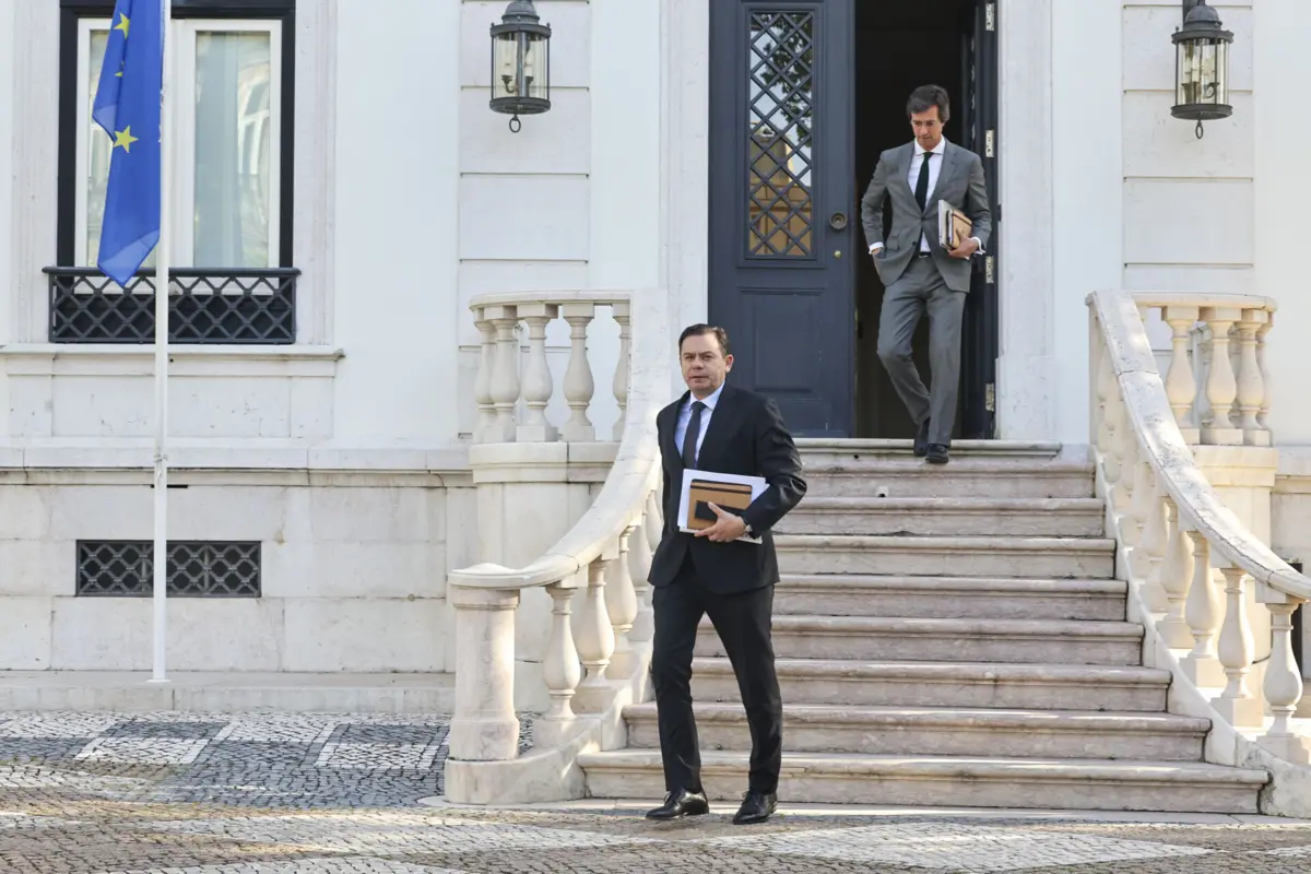 Luis Montenegro à saída da reunião do Conselho de Ministros, esta quarta-feira