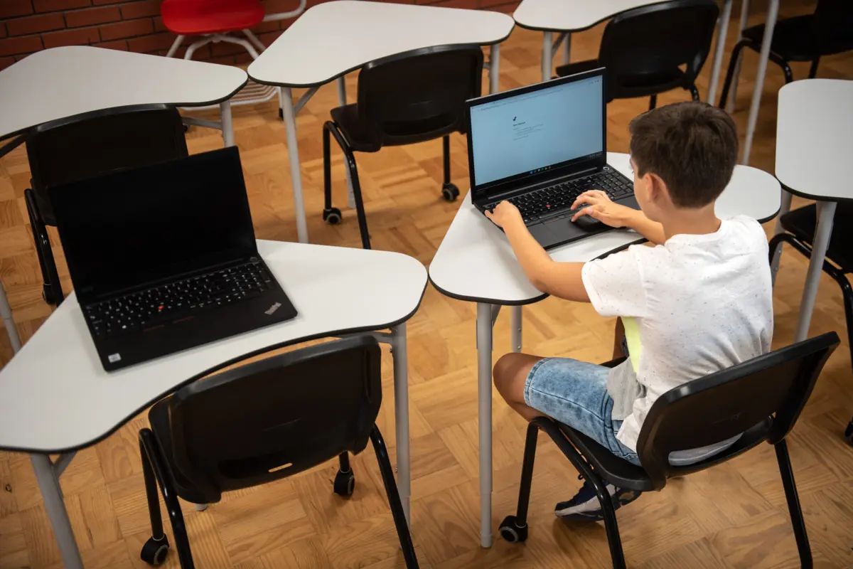 Transição digital nas escolas é um dos projetos atrasados