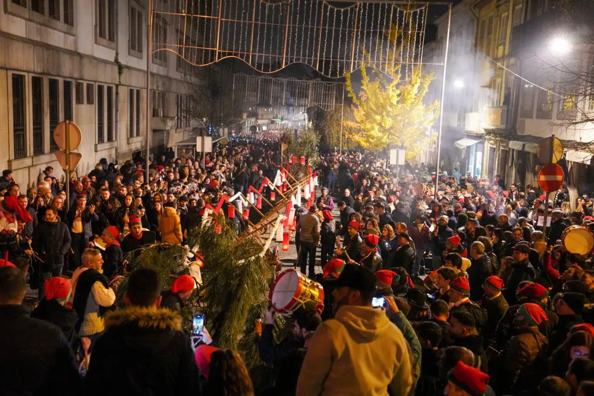 Estacionar em locais iluminados e ter atenção aos carteiristas são duas das recomendações da Polícia