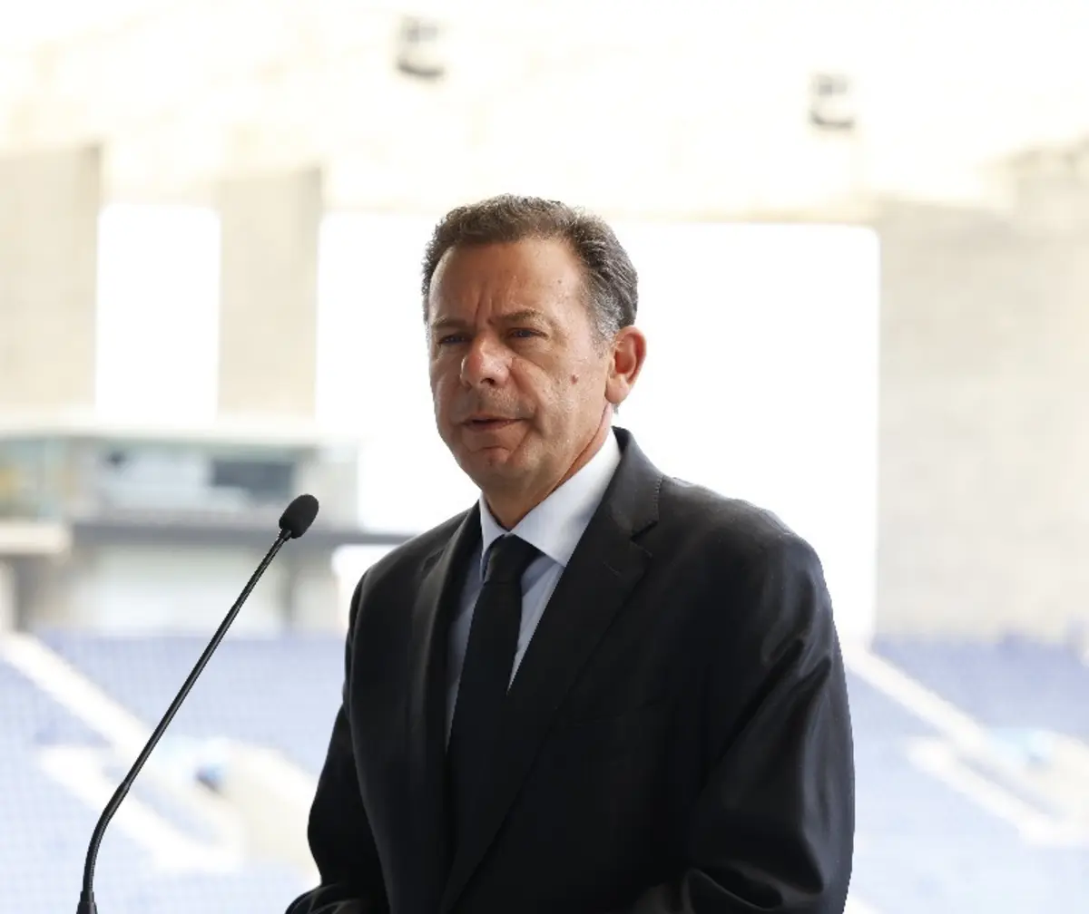 Imagem de contexto do artigo Luís Montenegro no Dragão a homenagear Jorge Costa: "Uma marca insubstituível"