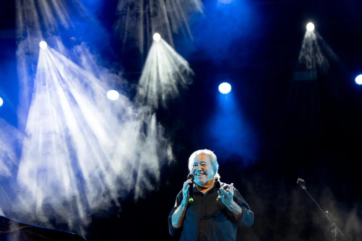Espetáculo inédito do cantautor de 80 anos é o ponto central do Festival Às Vezes o Amor, que arranca hoje