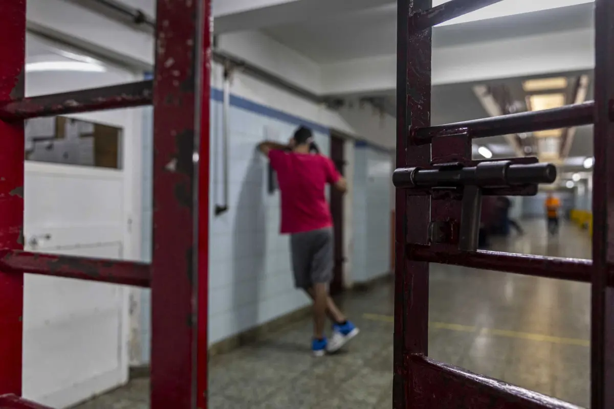 Reclusos de Angra do Heroísmo não têm acompanhamento de técnicos de reinserção social