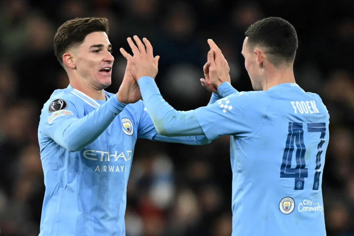Julian Álvarez e Phil Foden marcaram pelo Manchester City