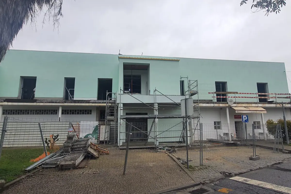 Escola ocupa espaço de discoteca no Estádio Municipal