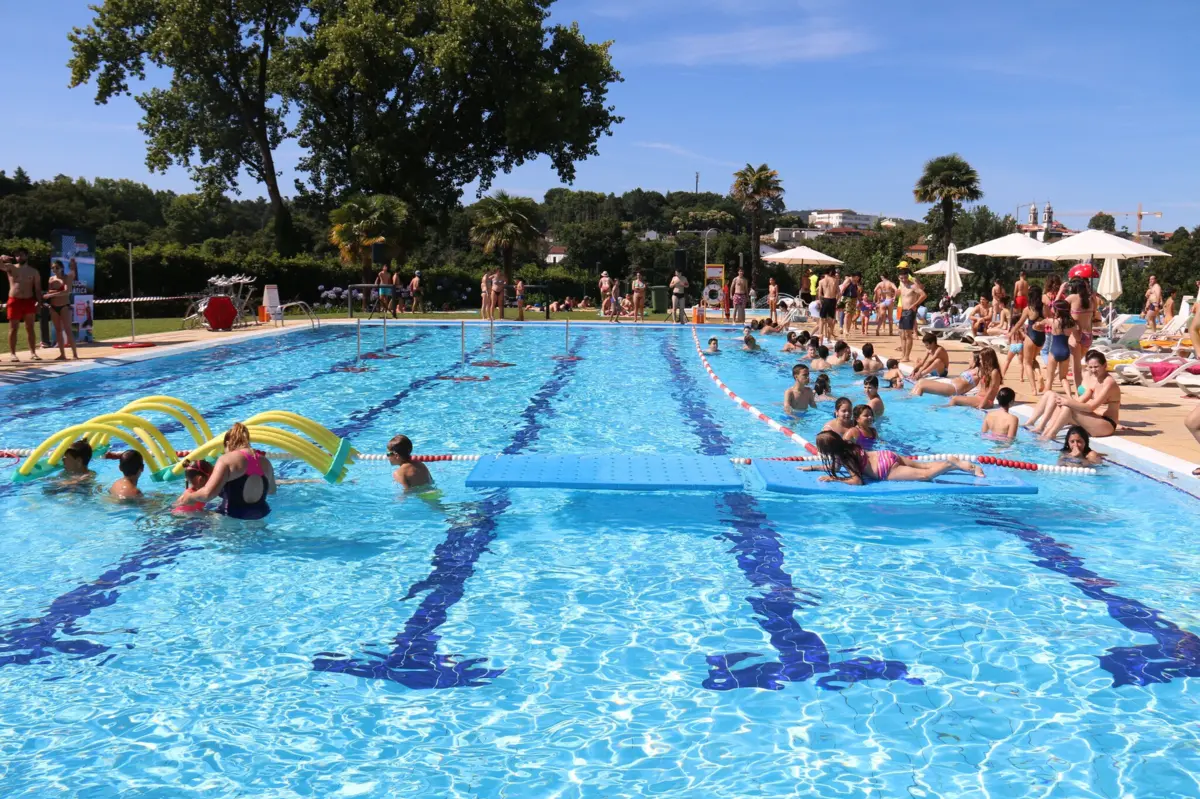 As piscinas exteriores vão funcionar de segunda a domingo