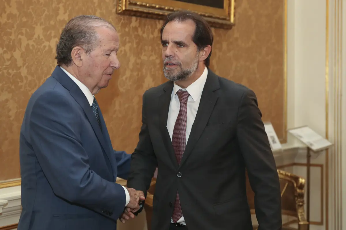 Imagem de contexto do artigo Publicado decreto com demissão do Governo de Miguel Albuquerque