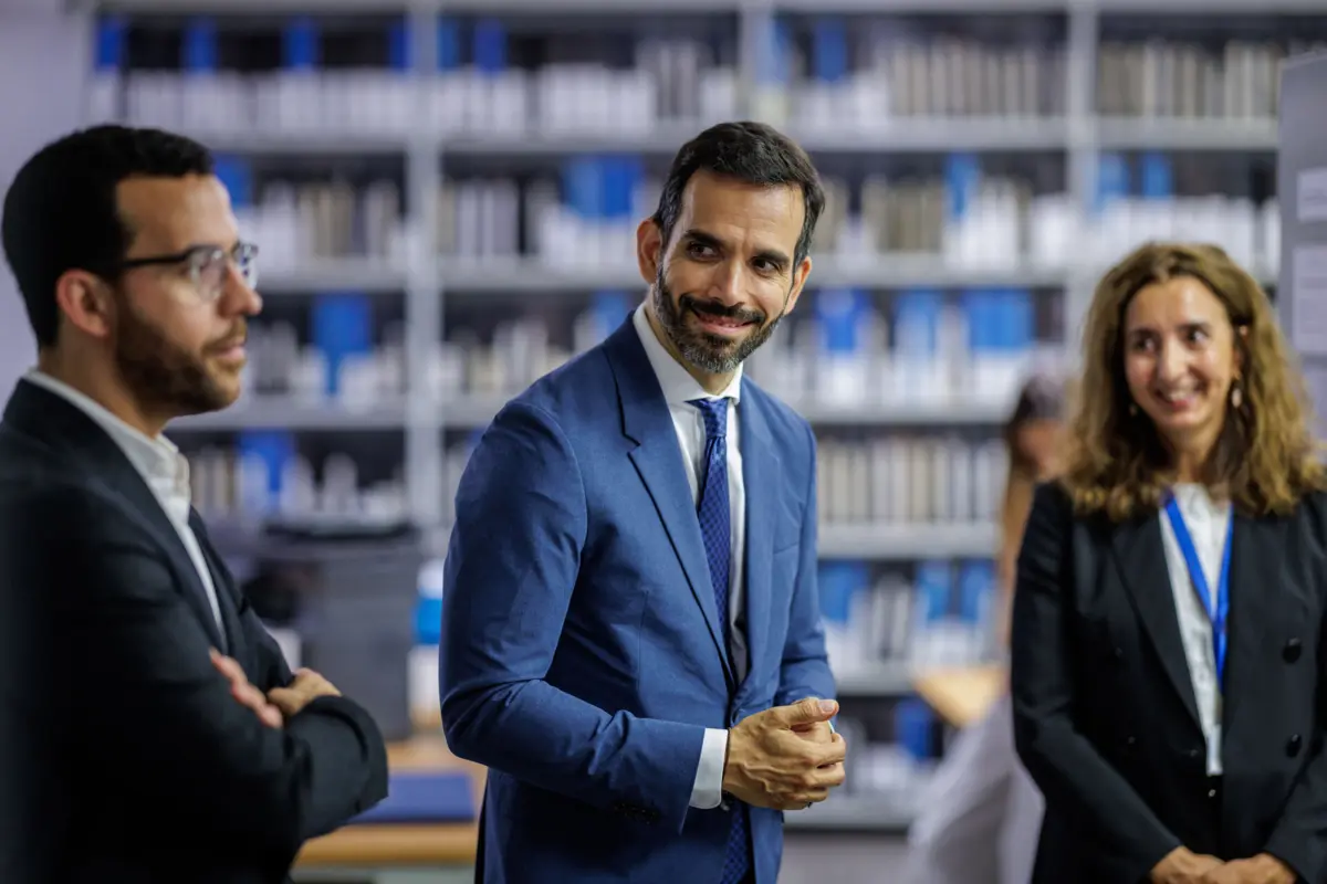 Ao centro, Pedro Tavares, secretário de Estado da Justiça